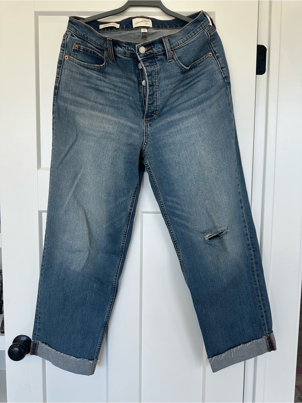 Universal Thread Men’s Blue Relaxed Straight Jeans